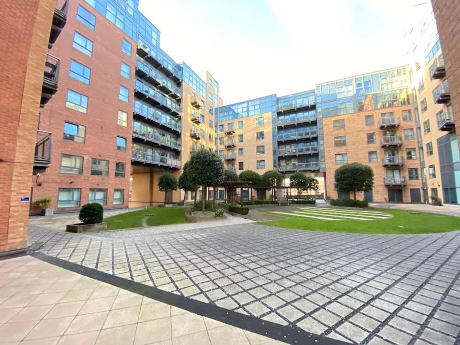 Sheffield City Centre Apartment & Balcony ภายนอก รูปภาพ