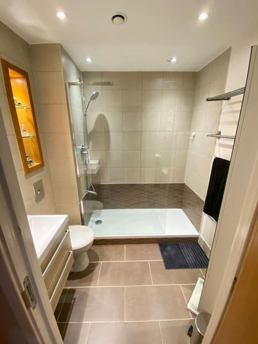 Sheffield City Centre Apartment & Balcony ภายนอก รูปภาพ