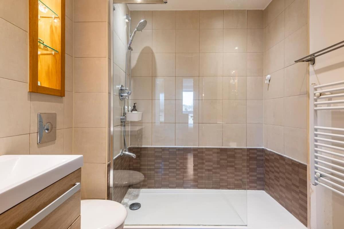 Sheffield City Centre Apartment & Balcony ภายนอก รูปภาพ